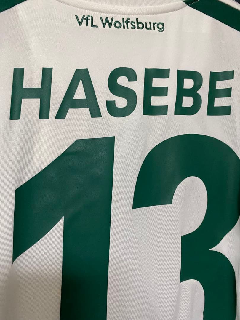 長谷部誠 直筆サイン入りヴォルフスブルクユニフォーム 直筆サイン