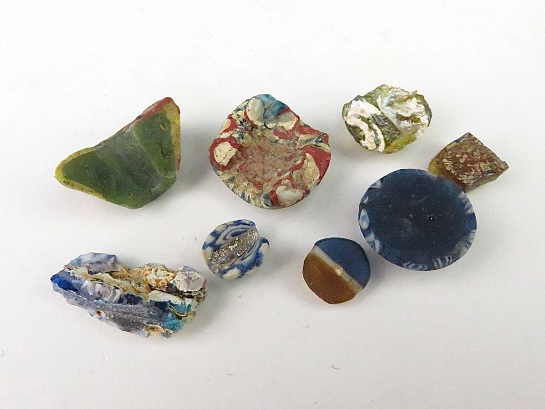 古代ガラス8個　“A“