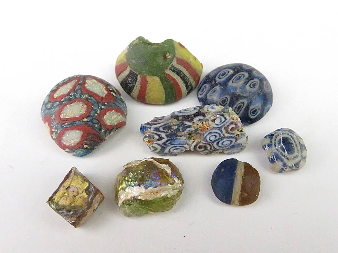 古代ガラス8個　“A“