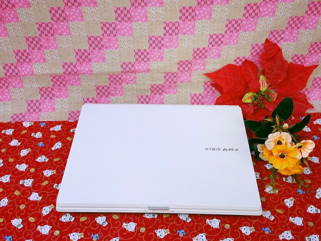 富士通/HDD大容量500GB！最新Win10搭載！ホワイト色/動画&画像編集