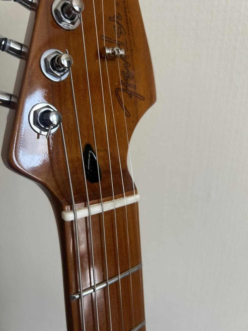 ラッカー塗装 SSHコンポーネント アルニコV ネック他各部新品のストラト