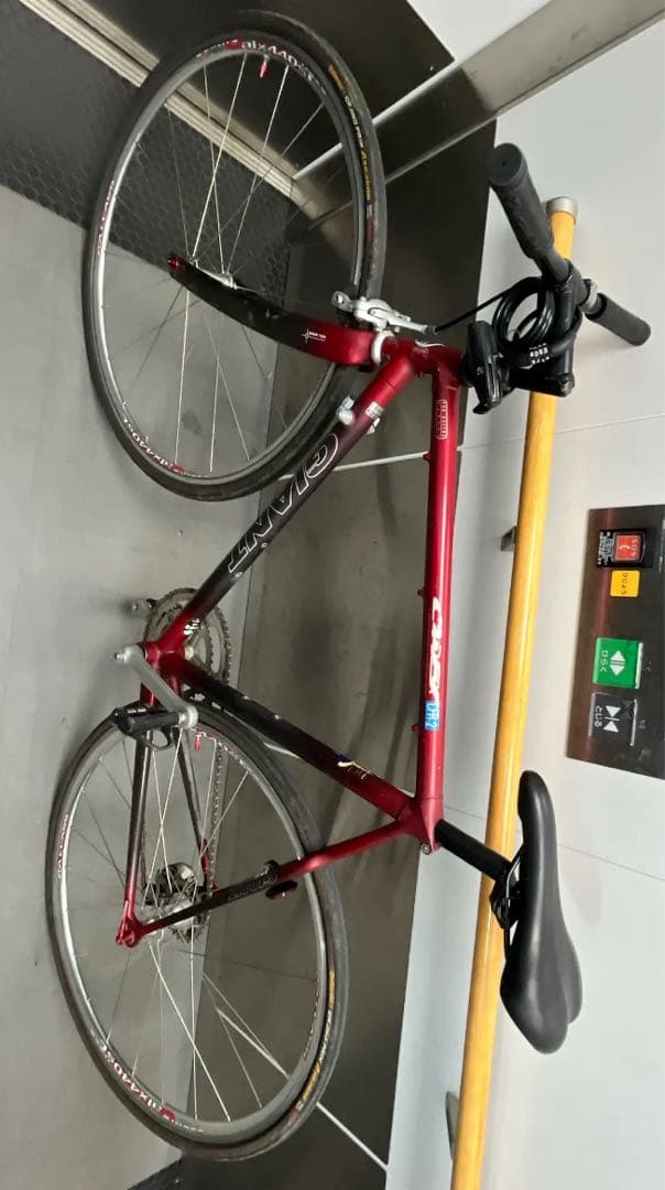 giant CFR2 カーボンピストバイク GIANT】軽量カーボンバイクが超絶オススメです‼ | 東海地区で自転車を