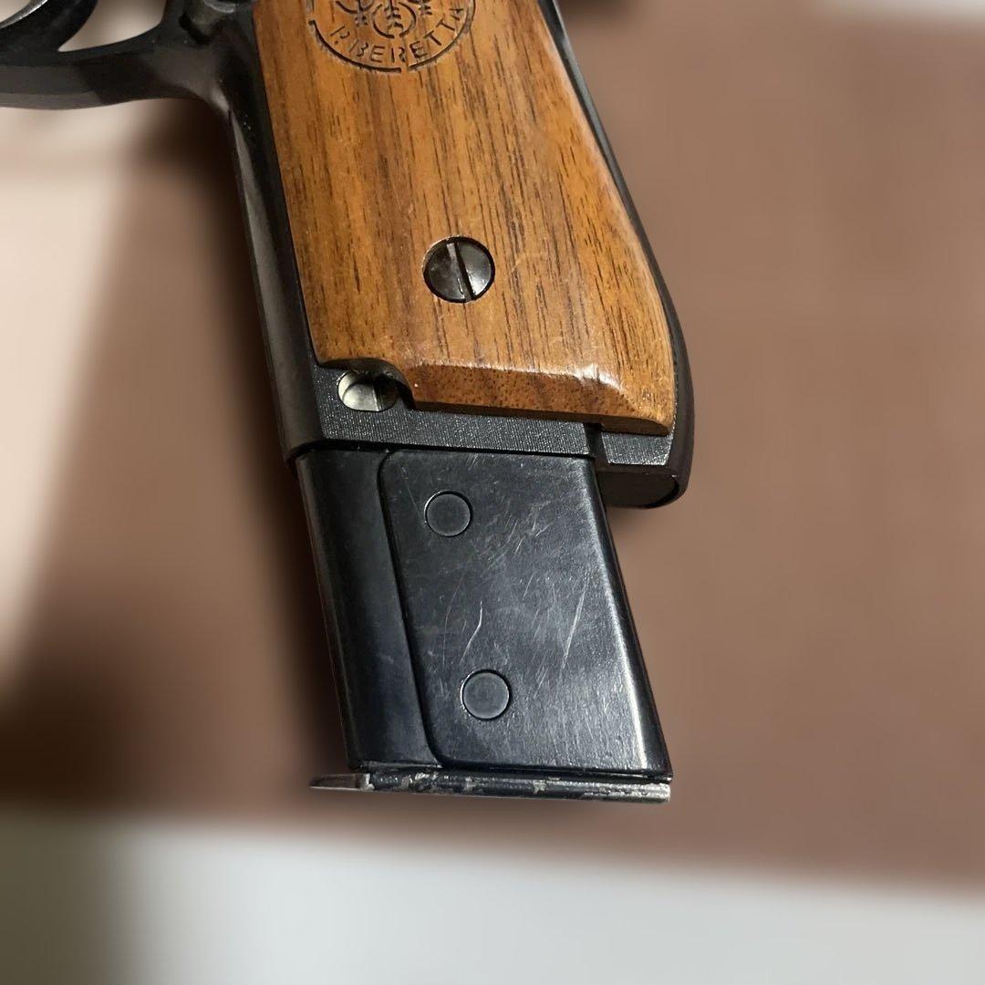 MGCサプレッサー付きガスガン