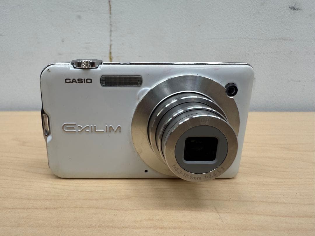 SI313☆CASIO☆EXILIM EX-S10S☆カメラ☆ホワイト - メルカリ