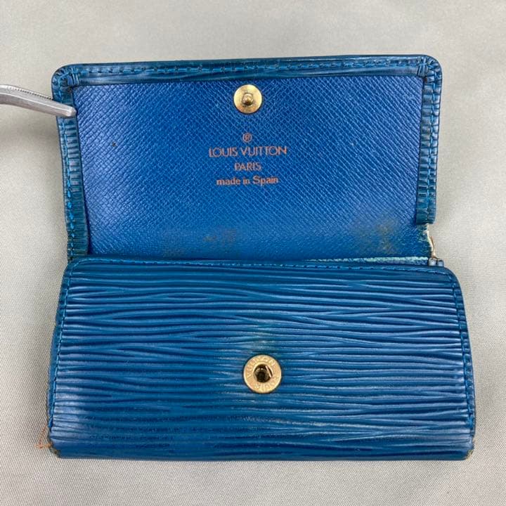 LOUIS VUITTON ルイヴィトン エピ 4連キーケース 青 レザー - メルカリ