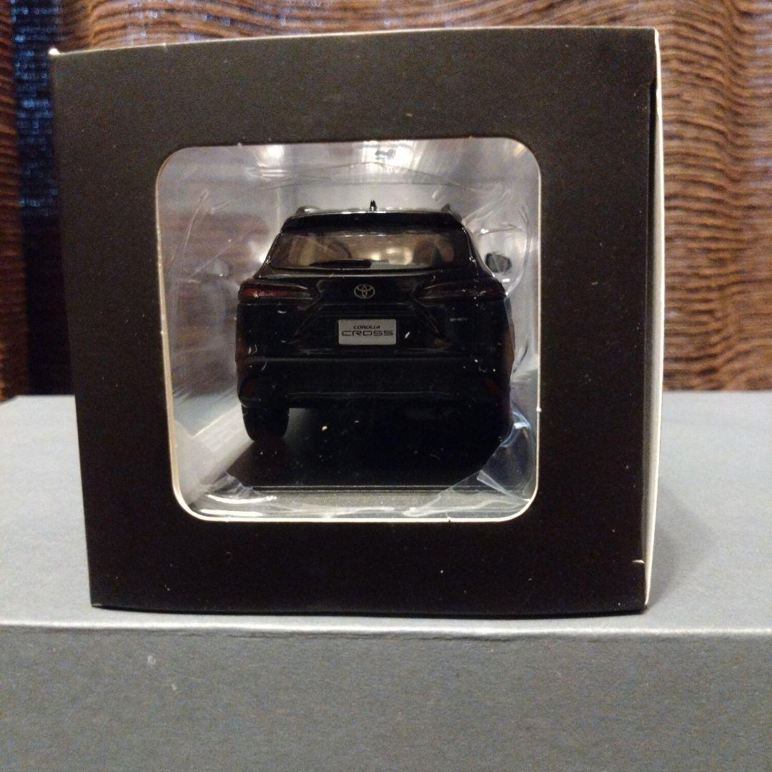 新型カローラクロス(2025年5月発表　後期型)ブラックマイカ　1/30ミニカー