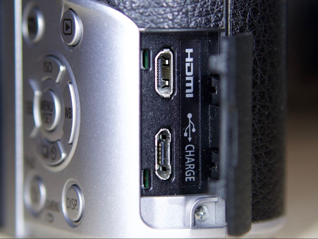 パナソニック LUMIX DMC-GX7MK2ボディ＋純正バッテリx2他付属品