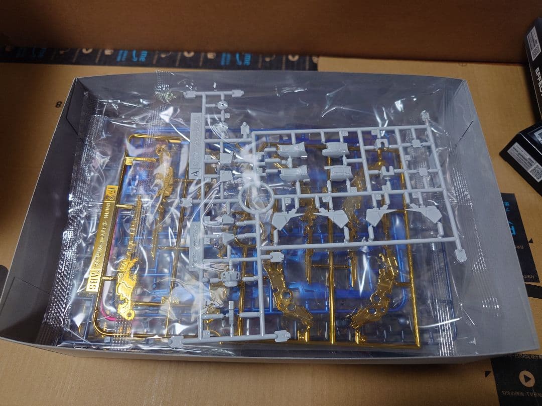 RG ストライクフリーダム、デスティニーガンダム　チタニウムフィニッシュ、他