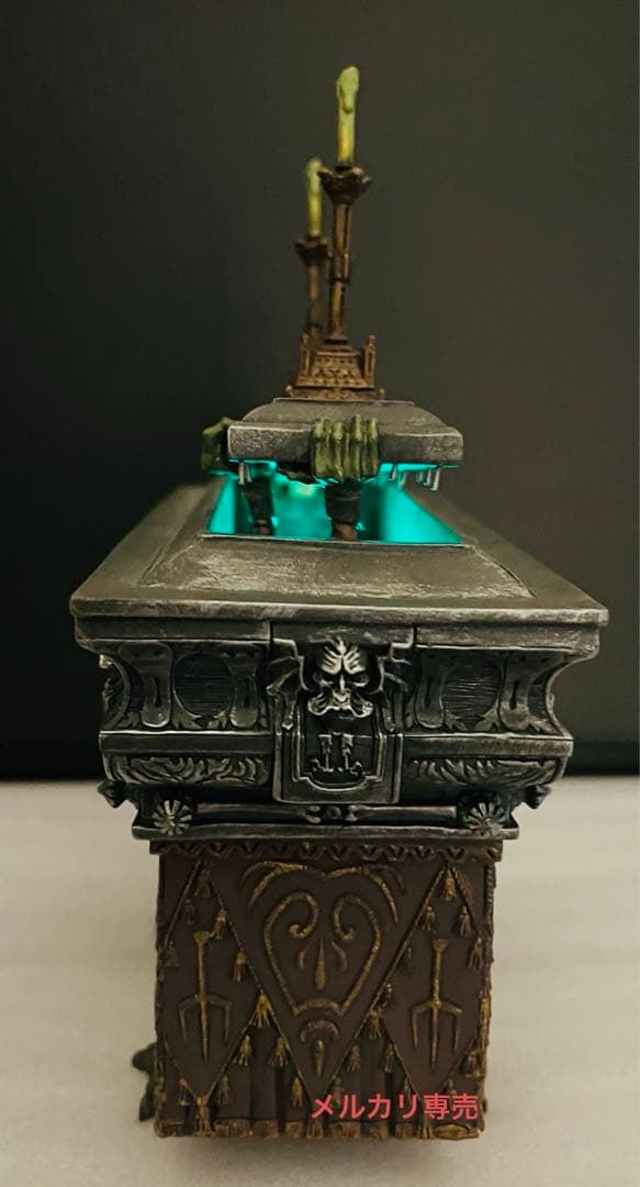 ディズニー　ホーンテッドマンション　温室の棺　フィギュア　世界500個