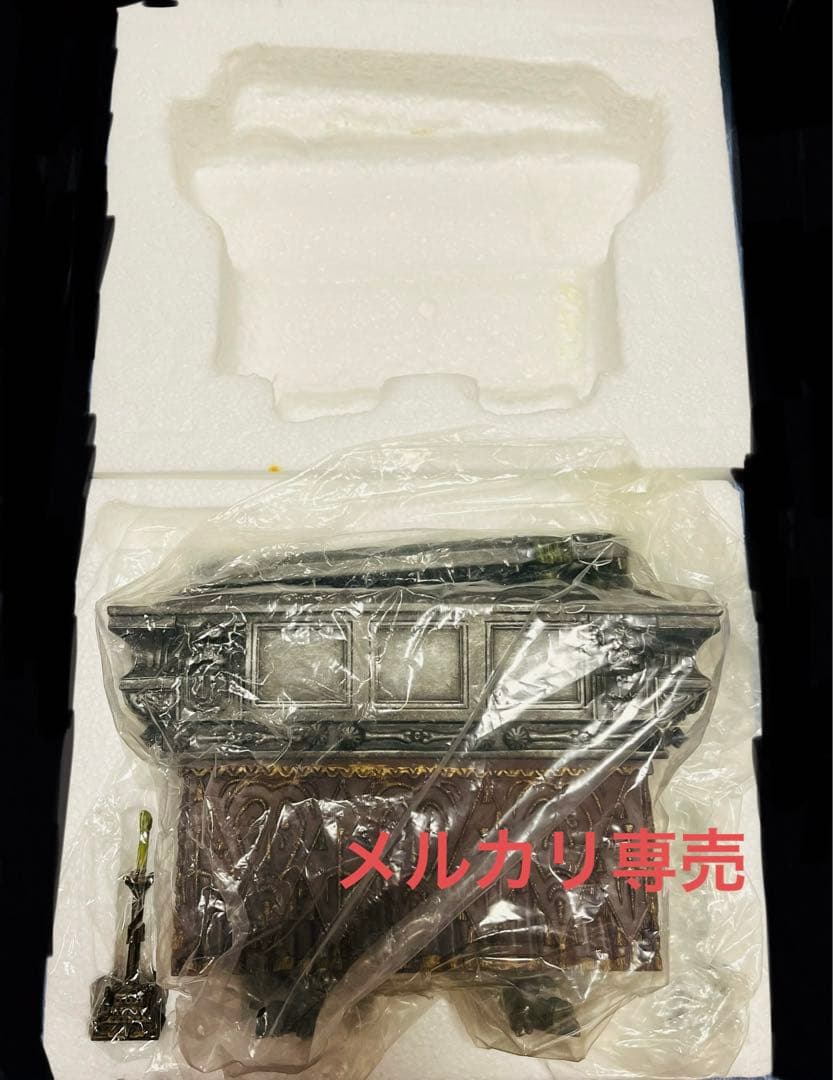 ディズニー　ホーンテッドマンション　温室の棺　フィギュア　世界500個