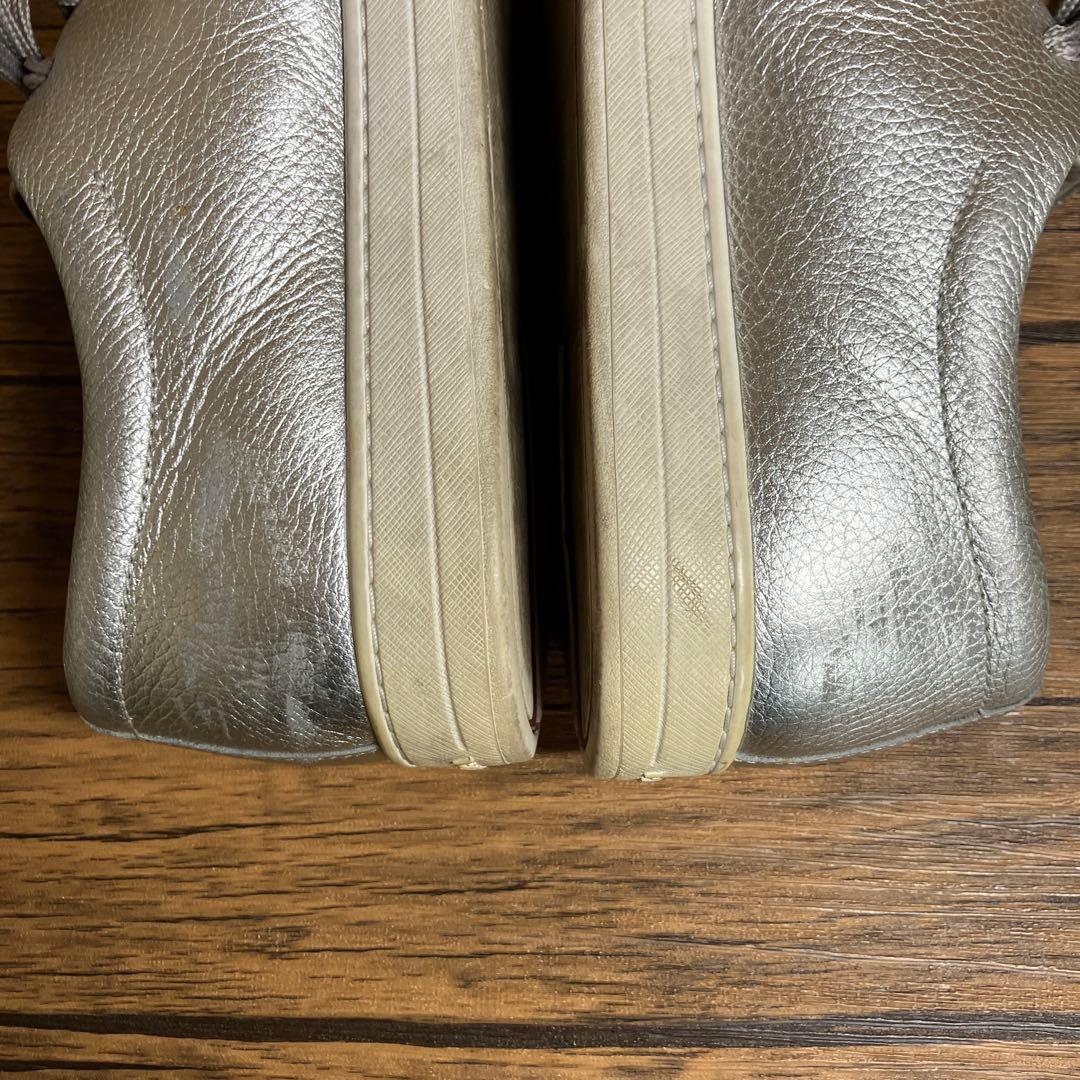 K26086）プラダ PRADA スニーカー サイズ7（約26㎝） シルバー - メルカリ