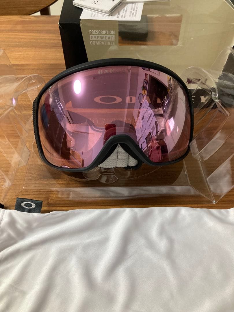 Oakley ゴーグル ピンクレンズ スノーボードゴーグル