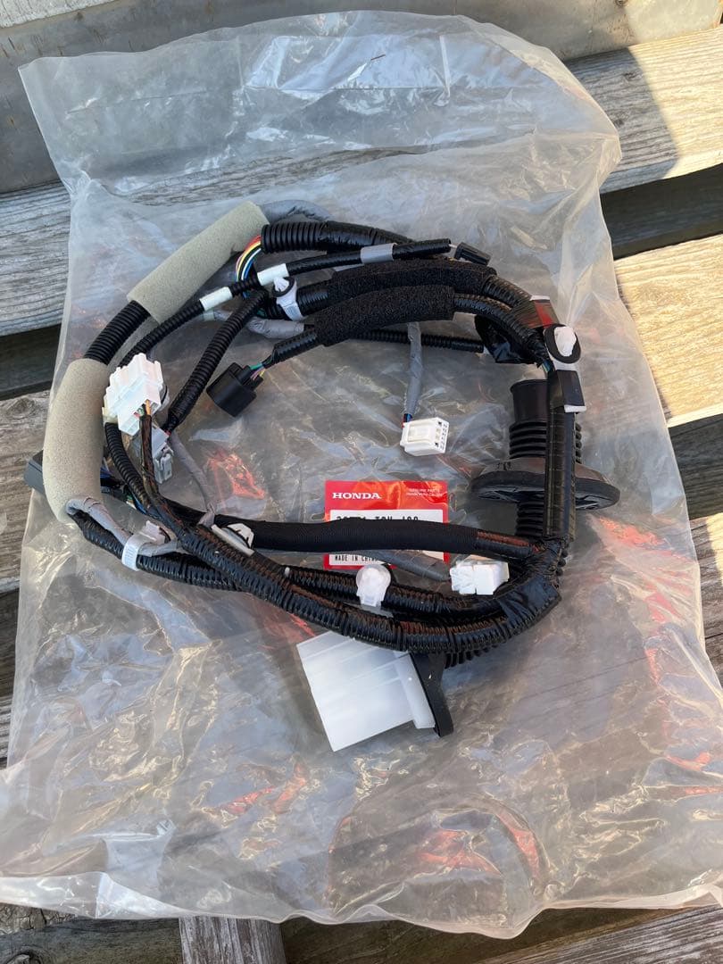 アコードハイブリッド　CR6の運転席ドア配線ハーネス アコード ホンダ アコードハイブリッド(CR6,CR7) 電源取り出しカプラー