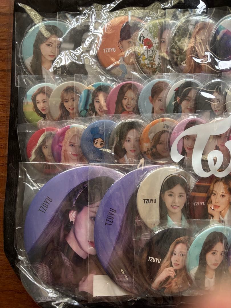 TWICE グッズ 痛バック ツウィ　缶バッジまとめ売り