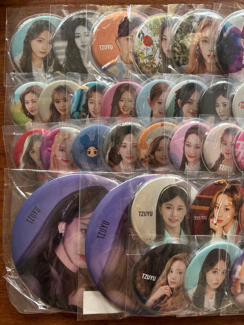 TWICE グッズ 痛バック ツウィ　缶バッジまとめ売り