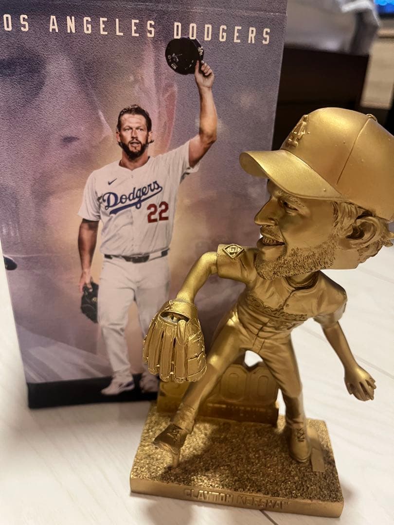 ゴールド仕様】カーショー 3000奪三振記念ボブルヘッド - メルカリ