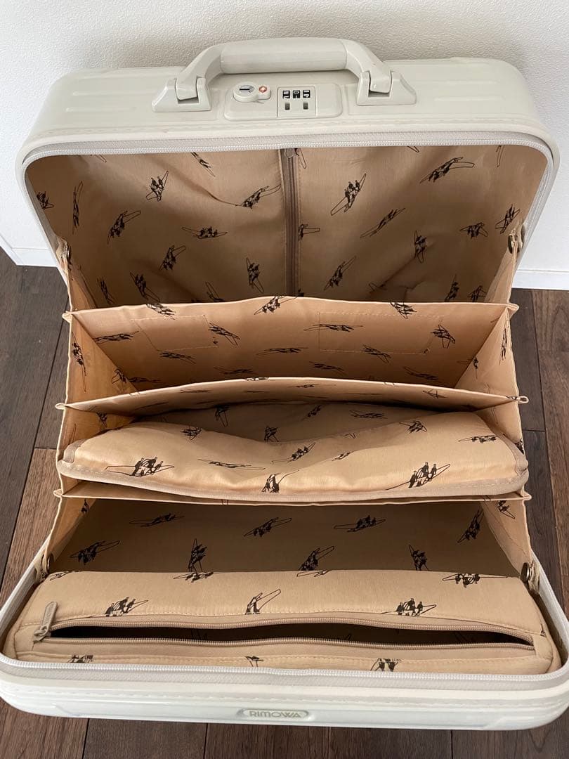 《値下げ中》RIMOWA リモワ　アローズキャリーケース　23L 機内持ち込み