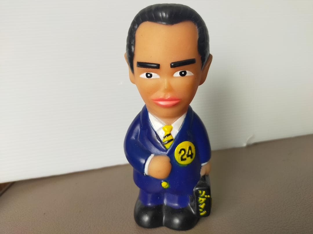 ソフビ貯金箱、人形５個　ノベルティ　 非売品