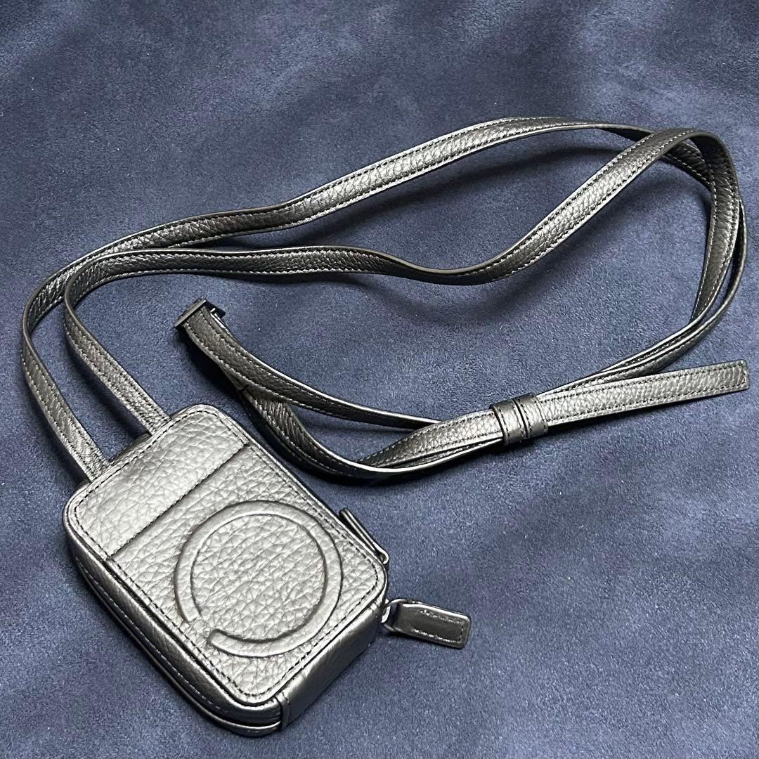 【美品】objcts.io アジャスタブルレザーストラップ一体型 マイクロバッグ objcts.io - 【残り一点】レザーストラップ付マイクロバッグ(GRAY