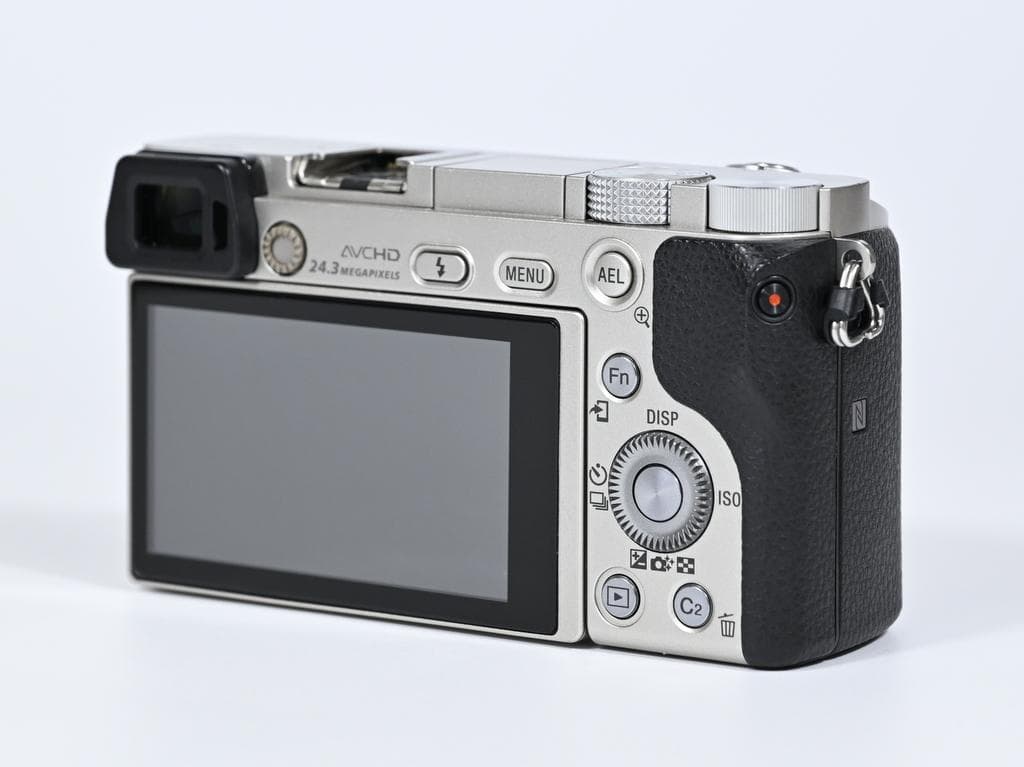 【美品】 ソニー α6000 ILCE-6000 ボディ 《ショット数6692》