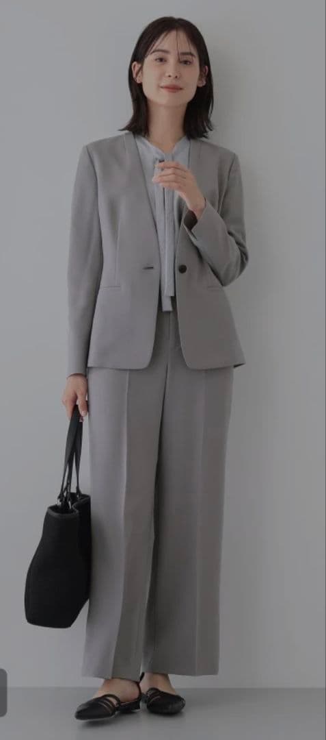 美品】INDIVI 19 グレー パンツスーツ セットアップ - メルカリ