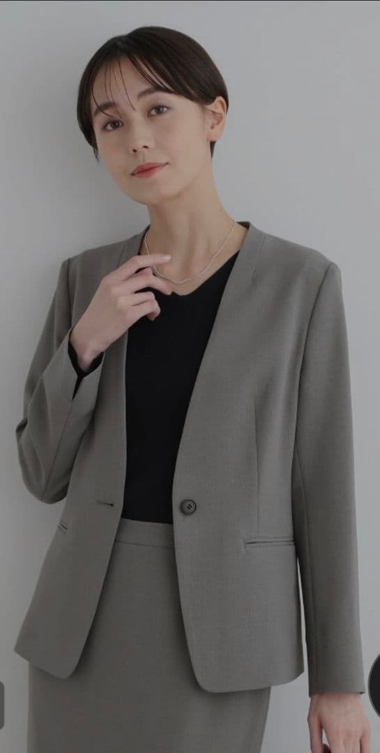 美品】INDIVI 19 グレー パンツスーツ セットアップ - メルカリ