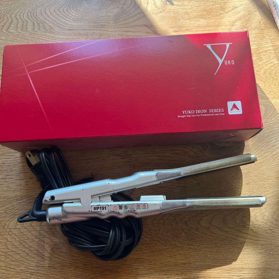 ファイテンYUKO IRON業務用アイロン 縮毛矯正メニューのために考案された理美容室専用のハイスペックモデル
