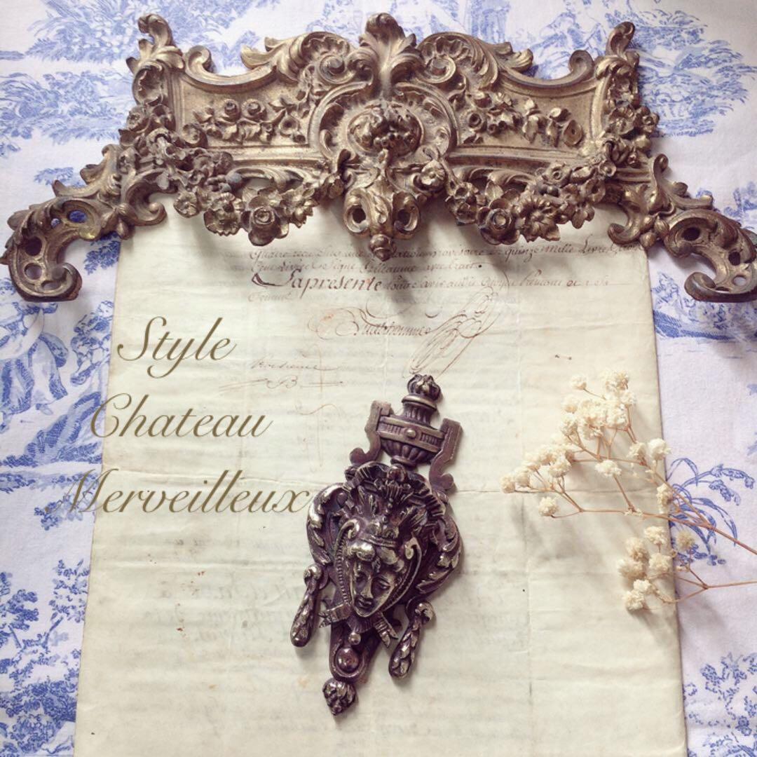セール　フランス アンティーク 1800年代 ルイ16世スタイル オルモル装飾 ローズ&リボンのオルモル装飾プレート①フランスアンティーク 家具金具