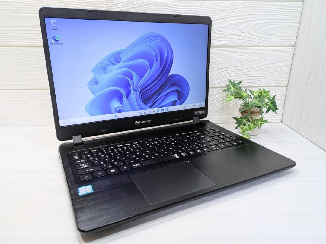 丸*福様 MacBookっぽいWindowsノートPC 未使用