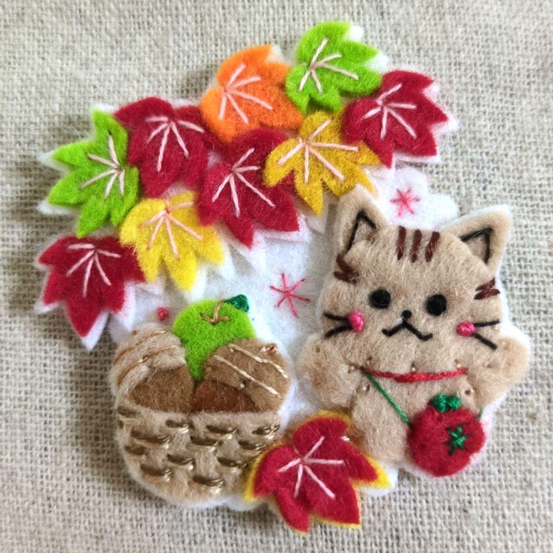 専用 こり様]チャーム ハンドメイド 刺繍 フェルト 毛糸 ストラップ