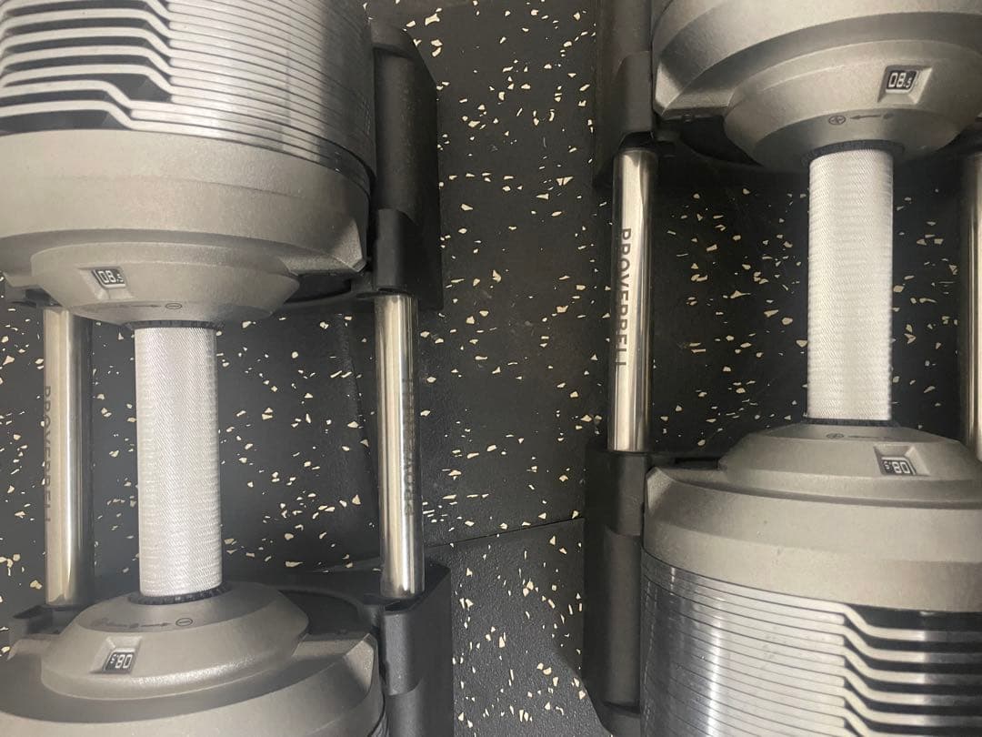 購*者様 20枚 ゴムフロアマット 50x50x2cm カラー：ホワイトチップ