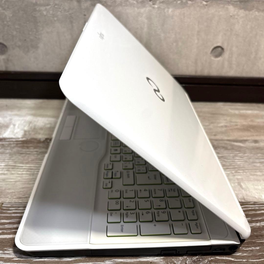 爆速仕様 Core i7 富士通ノートパソコン SSD Webカメラ - メルカリ