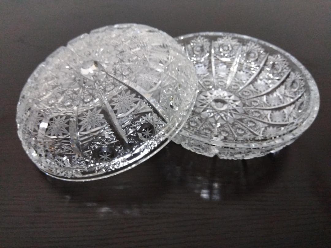 チェコボヘミアンガラス製キャンディボックス - メルカリ