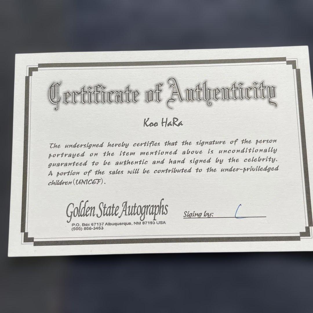 KARA 　ク　ハラ　直筆サイン入り（証明書つき）　ポートレート