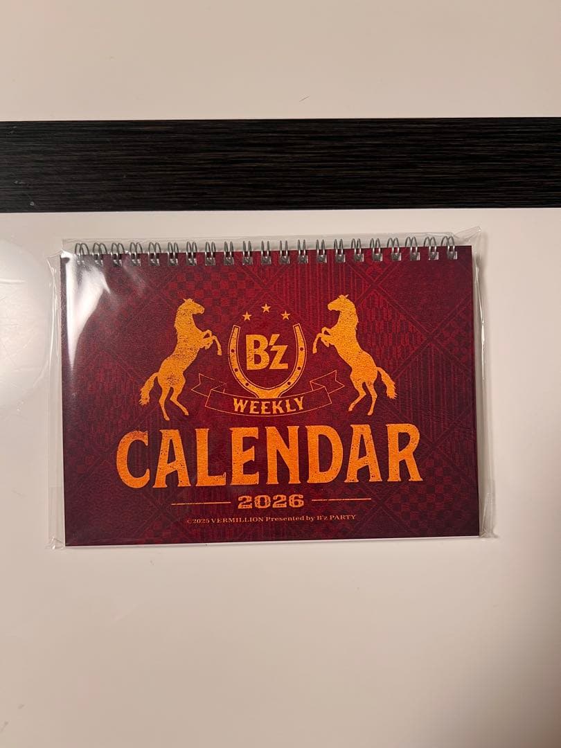 B'z 2026年カレンダー 壁掛け・卓上(パンフ付)