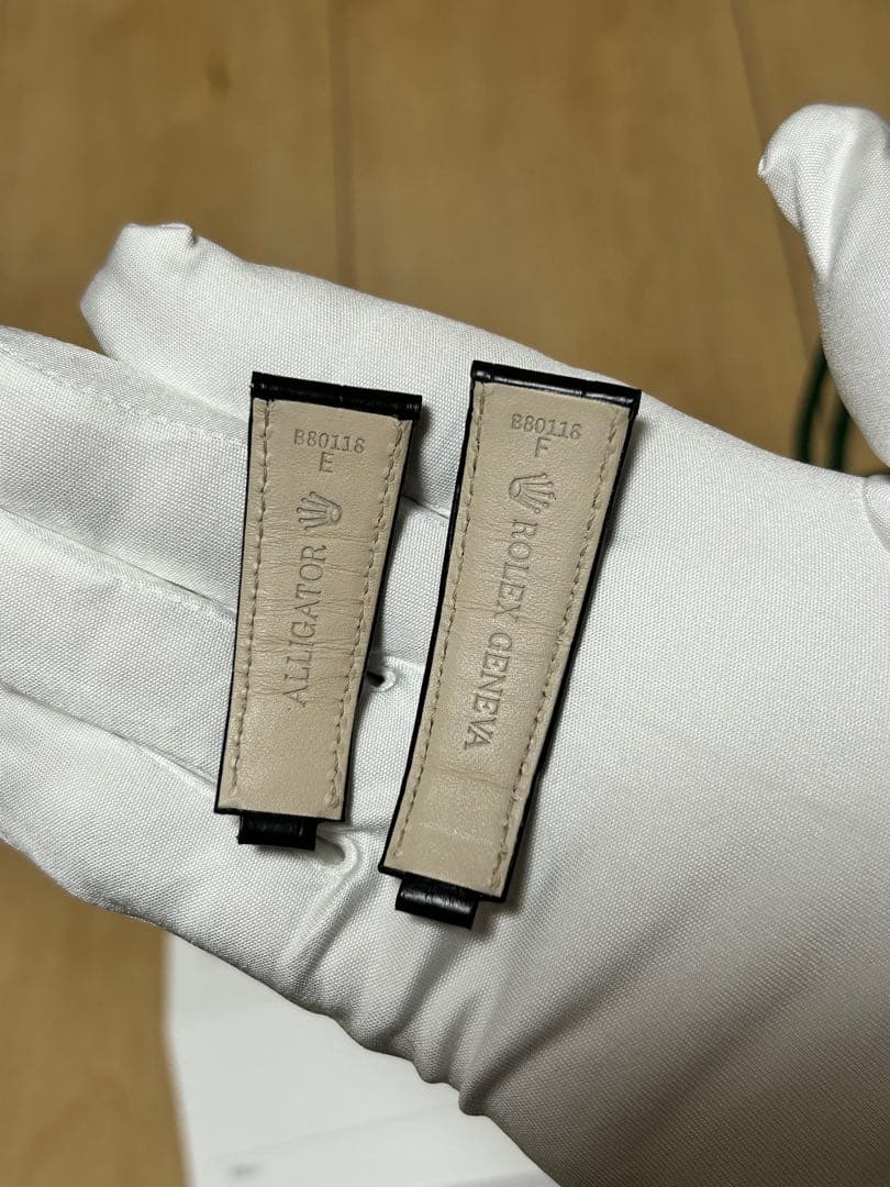 ♡リボン♡　ロレックス デイトナ純正革ベルト 116518/9/5LN