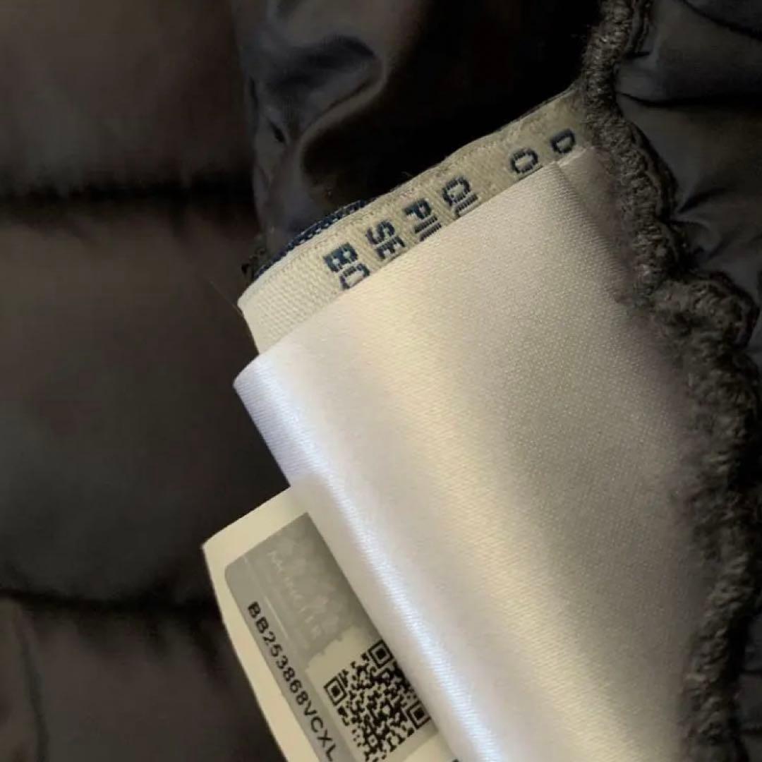 《美品》モンクレール　ライトダウンジャケット