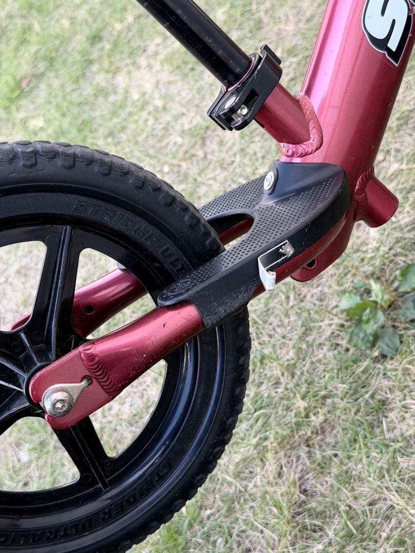 STRIDER PRO メタリックマルーン 12インチ【シンプルで軽い】