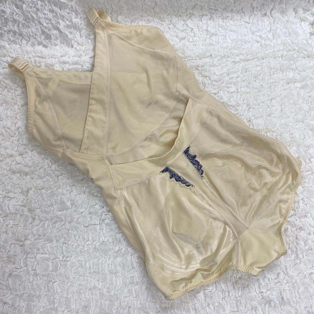 マルコ 補正下着 ボディスーツ B80LL カーヴィシャス イアクリーム