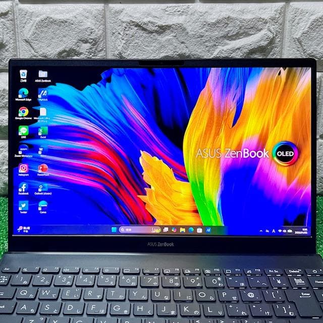 2023年製《極美品級》有機ELディスプレイ搭載！ASUS Zenbook 13