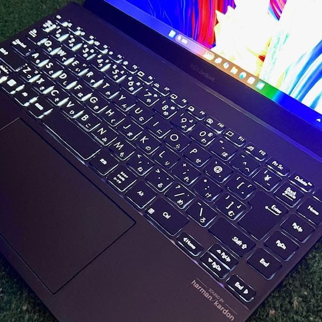 2023年製《極美品級》有機ELディスプレイ搭載！ASUS Zenbook 13