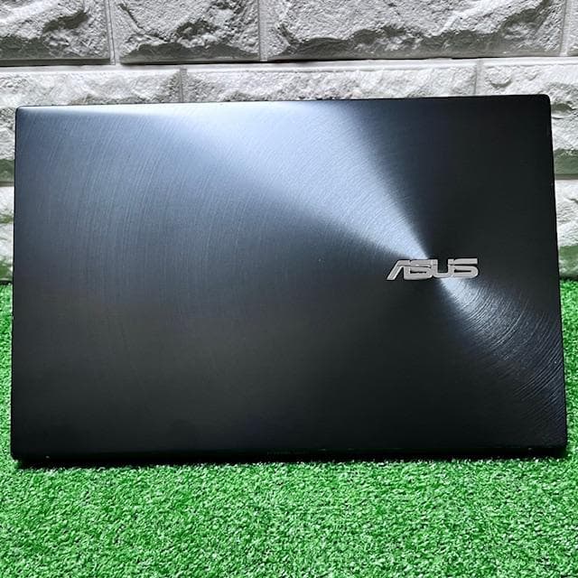 2023年製《極美品級》有機ELディスプレイ搭載！ASUS Zenbook 13