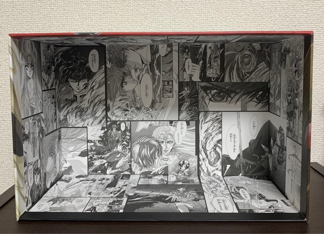 「CLAMP PREMIUM COLLECTION X」19冊収納BOX