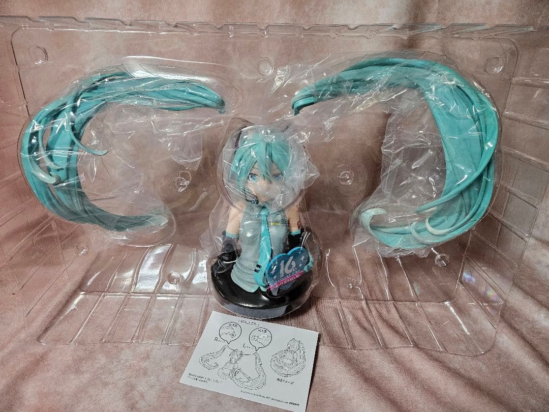 初音ミク16周年記念胸像フィギュア【@Loppi・HMV限定】 - メルカリ