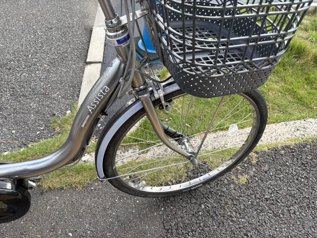 中古24インチブリヂストン電動アシスト自転車　8.7Ah 大阪　012番