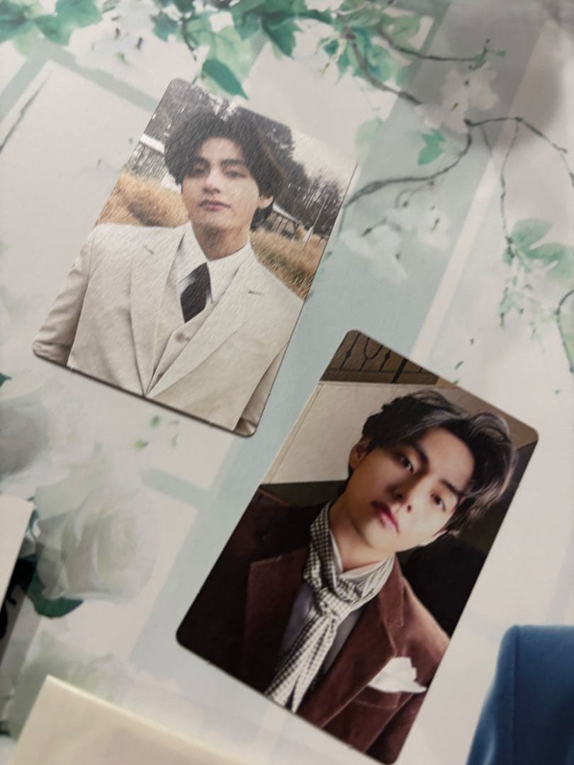 BTS Me, Myself, & V 写真集 - メルカリ