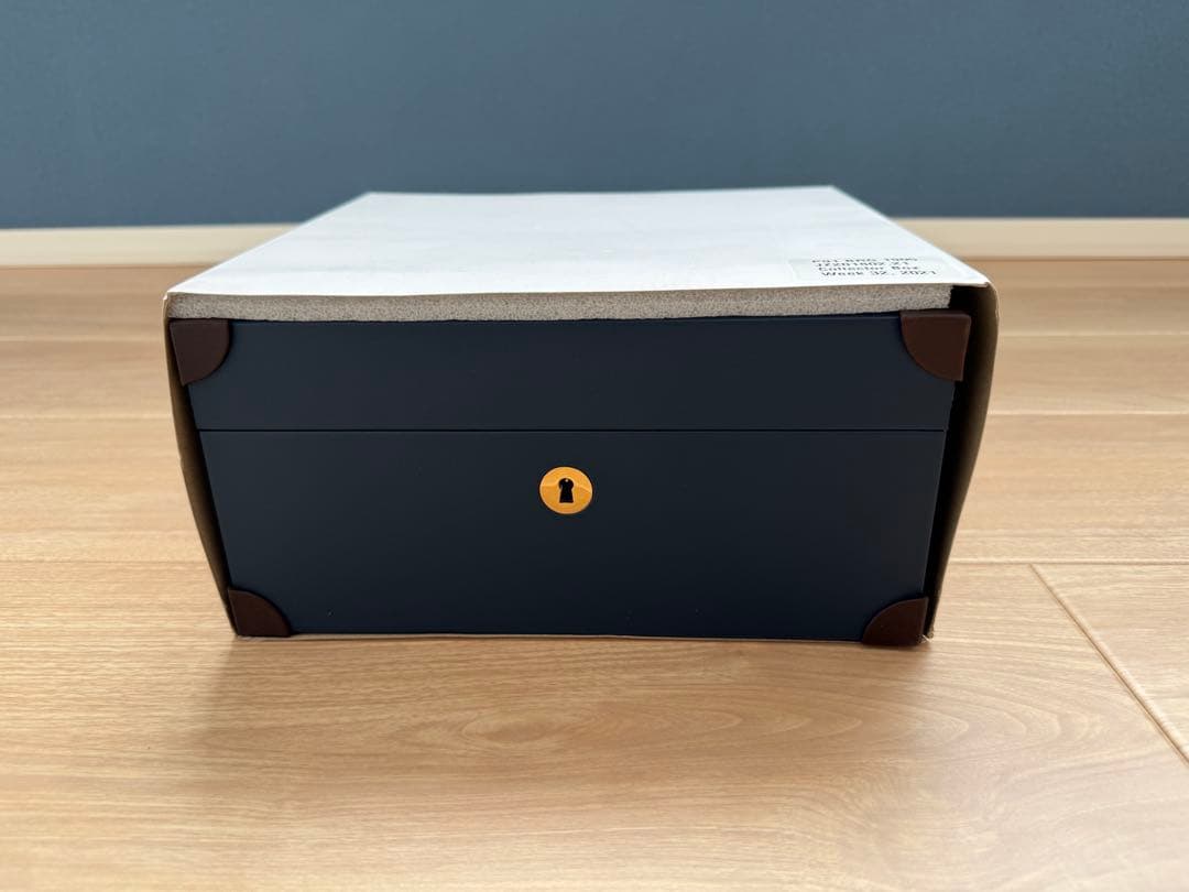 非売品BREITLING 1884 時計ケース 6本収納 - メルカリ