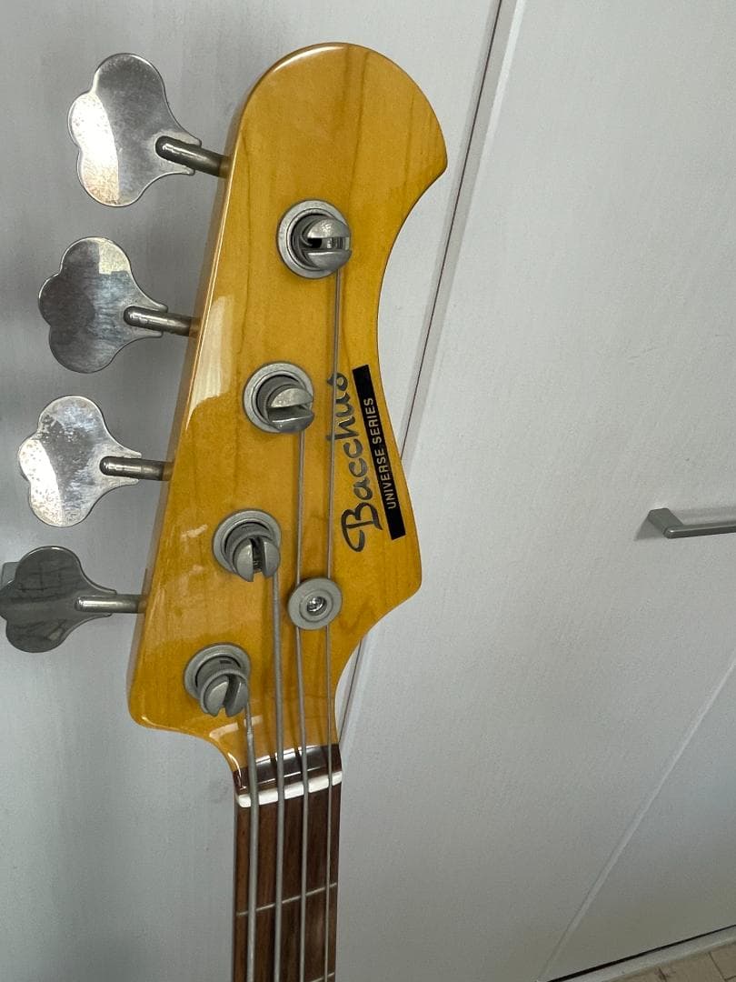 初期ゴールドロゴ バッカス ユニバースシリーズ ジャズベースタイプ