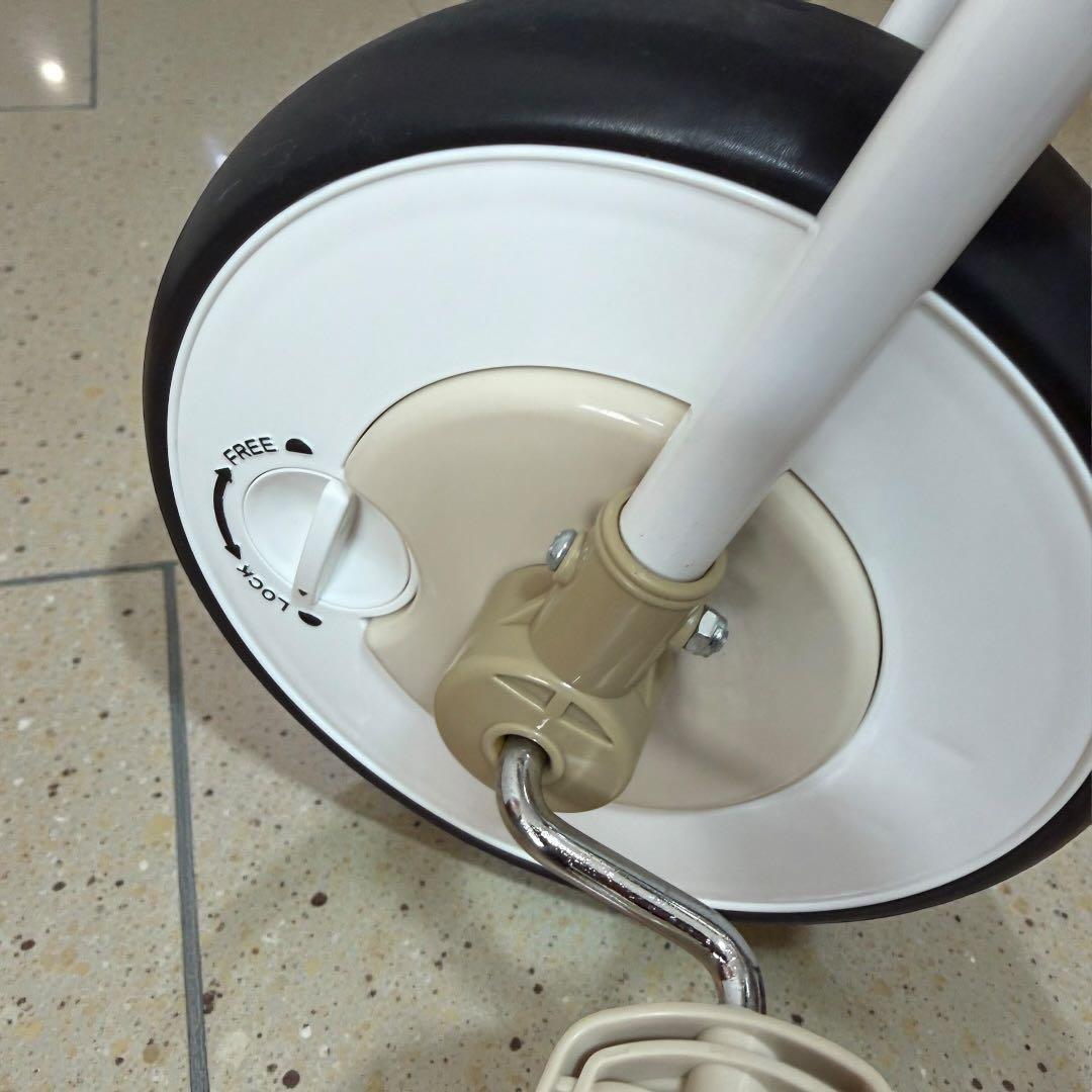 【美品】アイデス ナチュラルトライク 三輪車 プー＆ハニー 押し棒付き