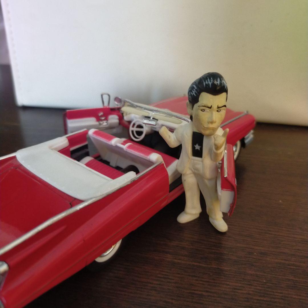 キャデラック エルドラドとフィギュア